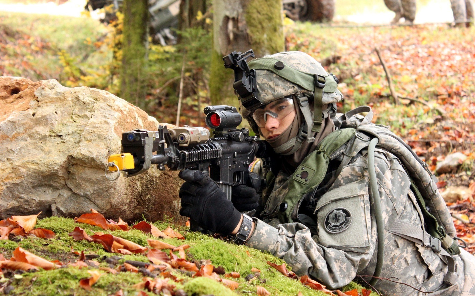 “高新体育中心:健力赛事展示力量与耐力的极致比拼”