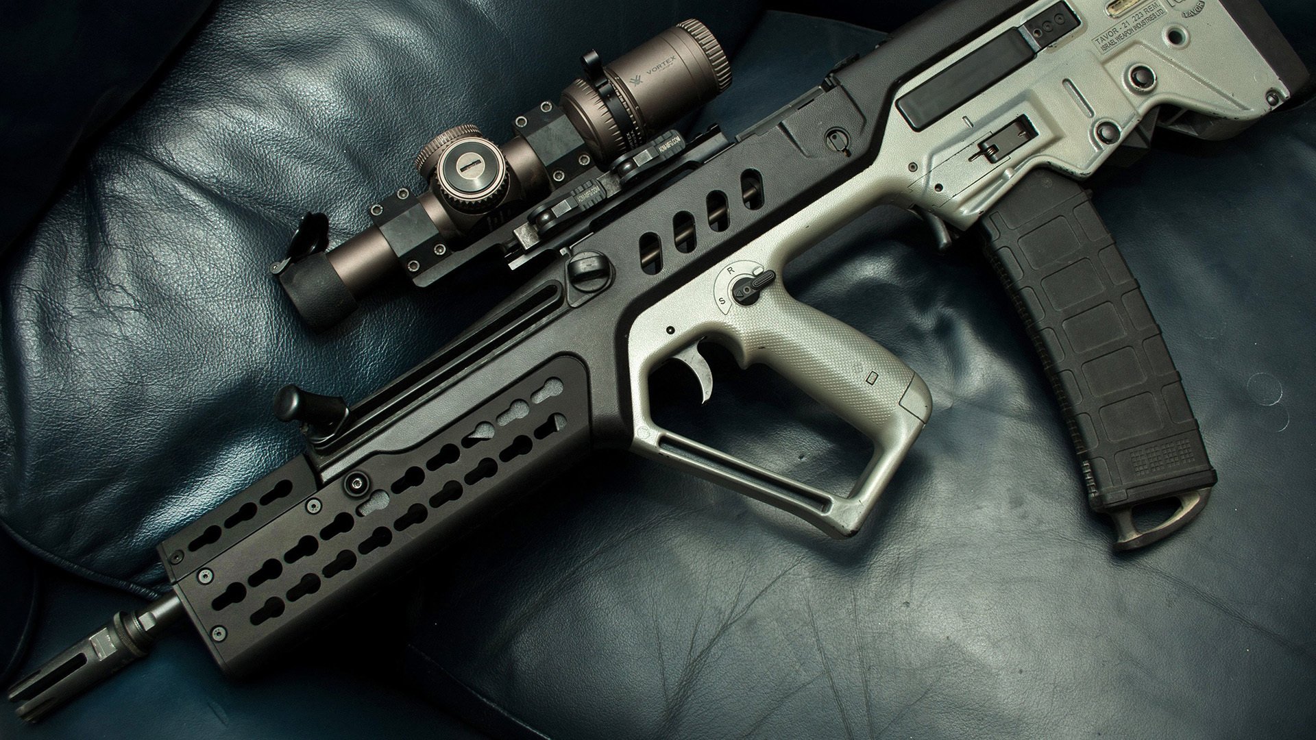 中美蝶泳前100米对比:美方领先更稳,美国百米蝶泳